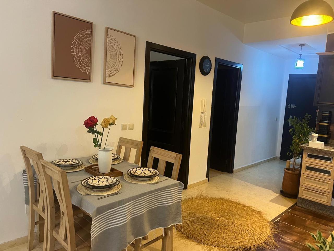 에사우이라 Moja House 아파트 외부 사진